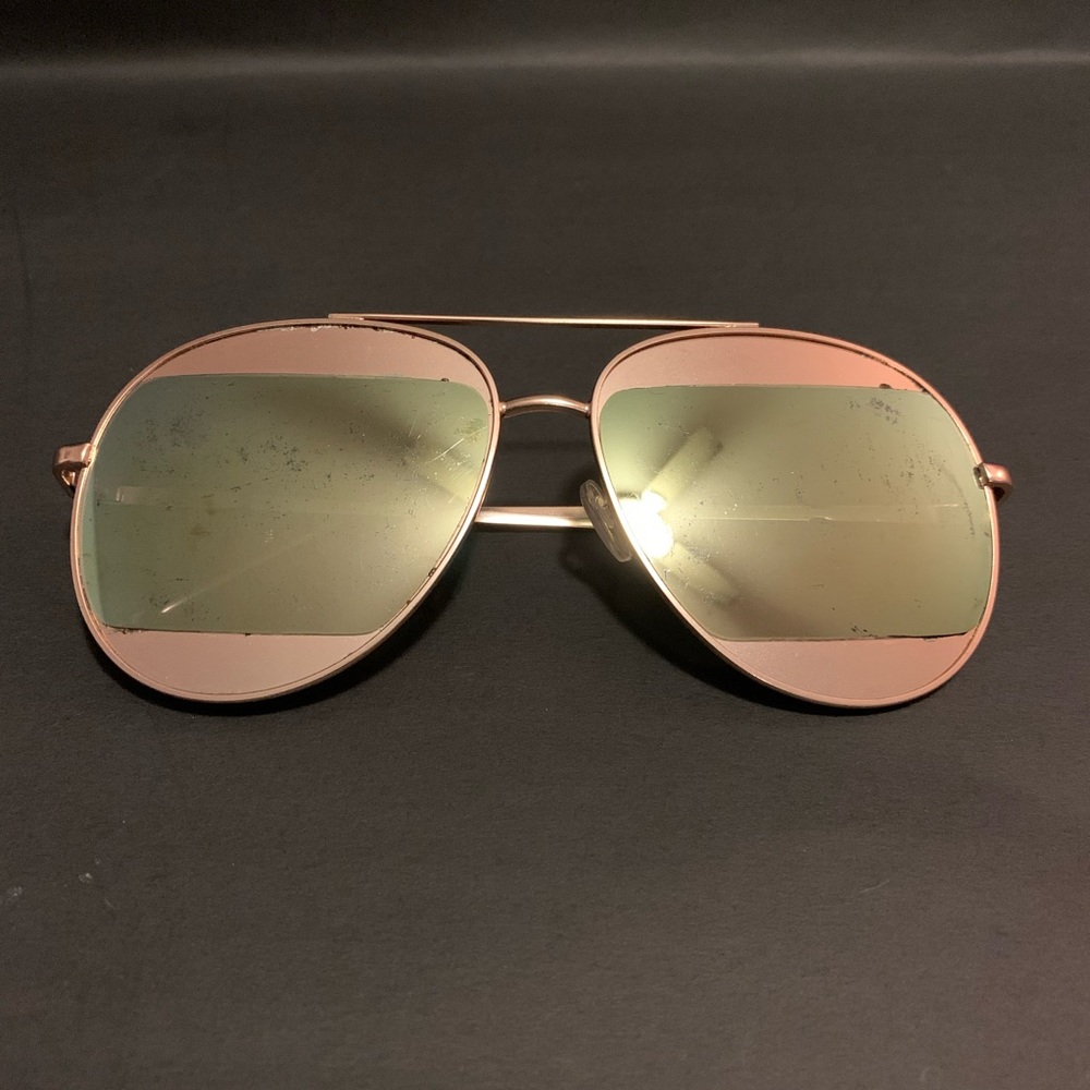 Aviator Sunglasses in Rose Gold